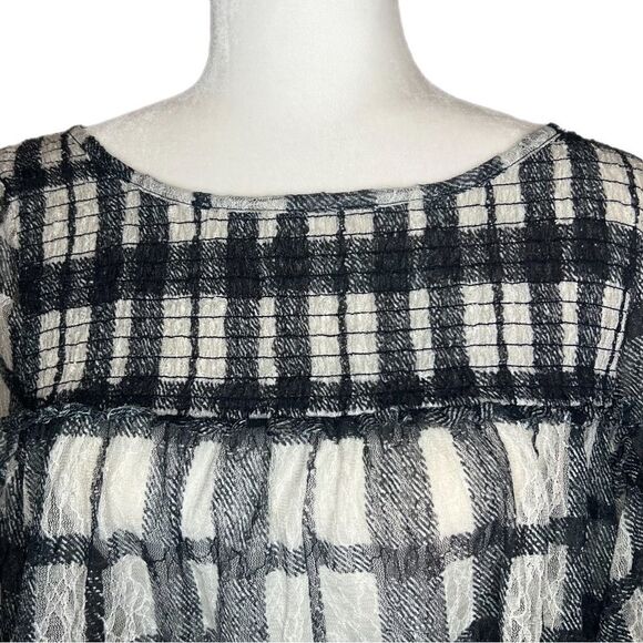 Anthropologie Akemi + Kin Blouse. Black and White Lace. Sz M. Great Condition! - Picture 2 of 13